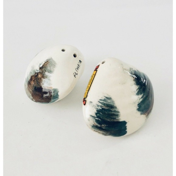 s-l400.jpg VTG Porcelain Sea Shell Salt & Pepper Shakers